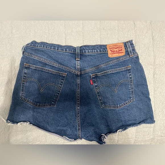 Levi shorts - Picture 4 of 4